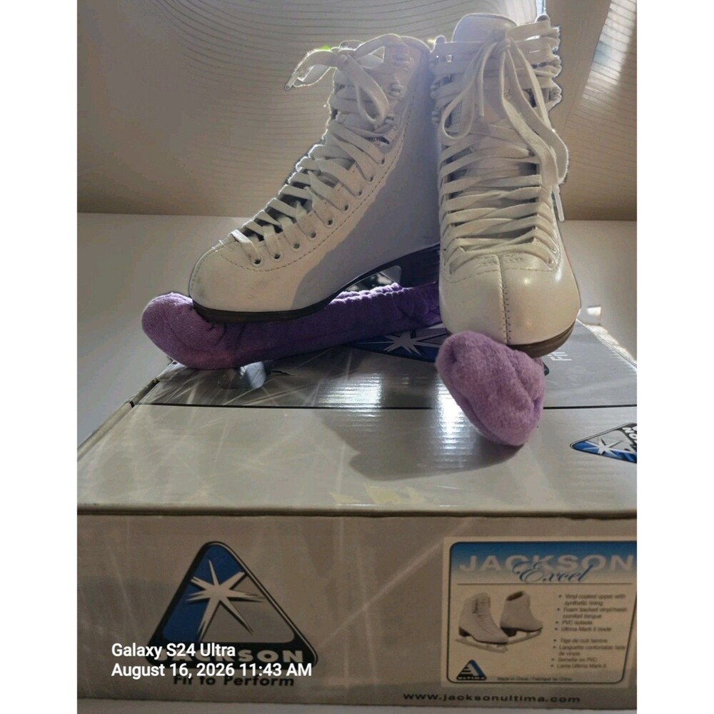 Jackson Mystique 1291 Figure Skates White Youth Size 3C (Wide) w/ Purple Soakers